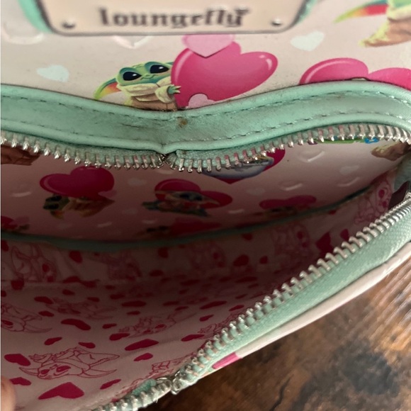 Loungefly Valentines Day Grogru backpack and wallet - Picture 4 of 12
